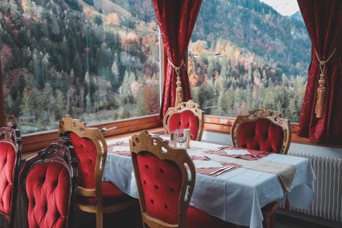 Historisches Hotel Baren Hotel in Canton of Valais