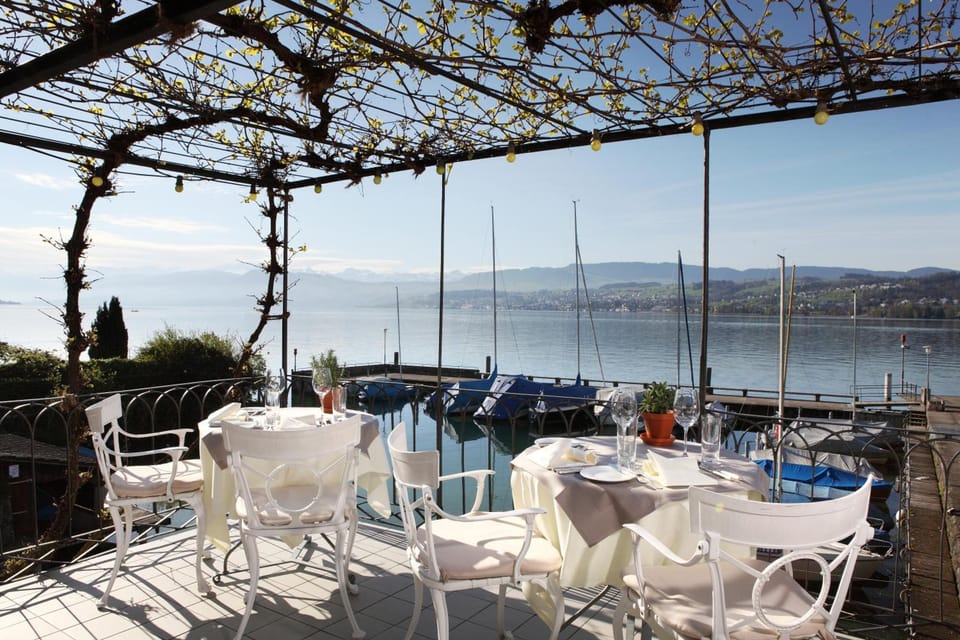 Hotel Hirschen am See Hotel in Canton of Zurich