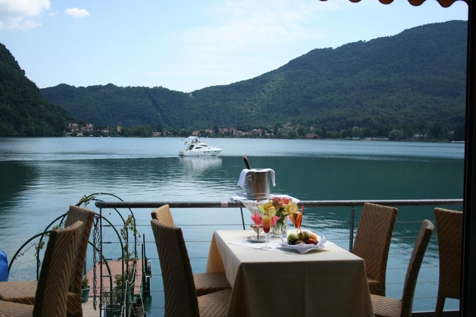Tresa Bay Hotel - Lake Lugano Hotel in Canton of Ticino
