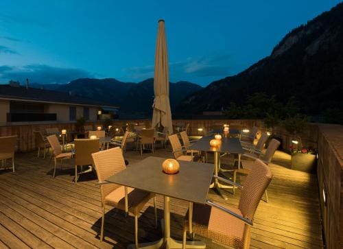 Hotel Weiss Kreuz Hotel in Canton of Grisons