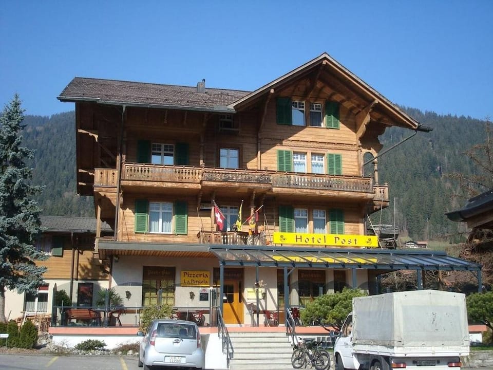 Vista Resort Hotel Hotel in Saanen