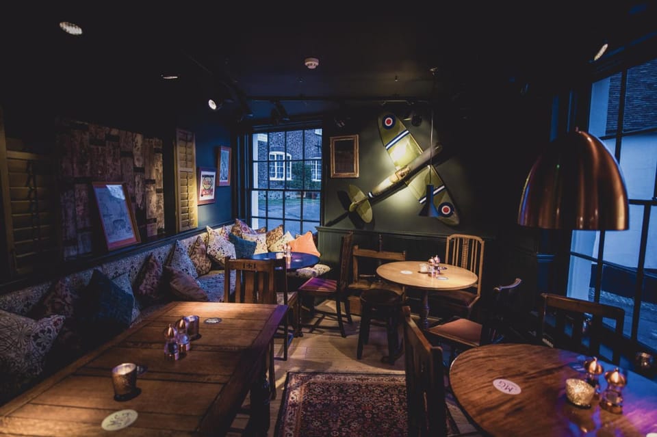 Bar/lounge