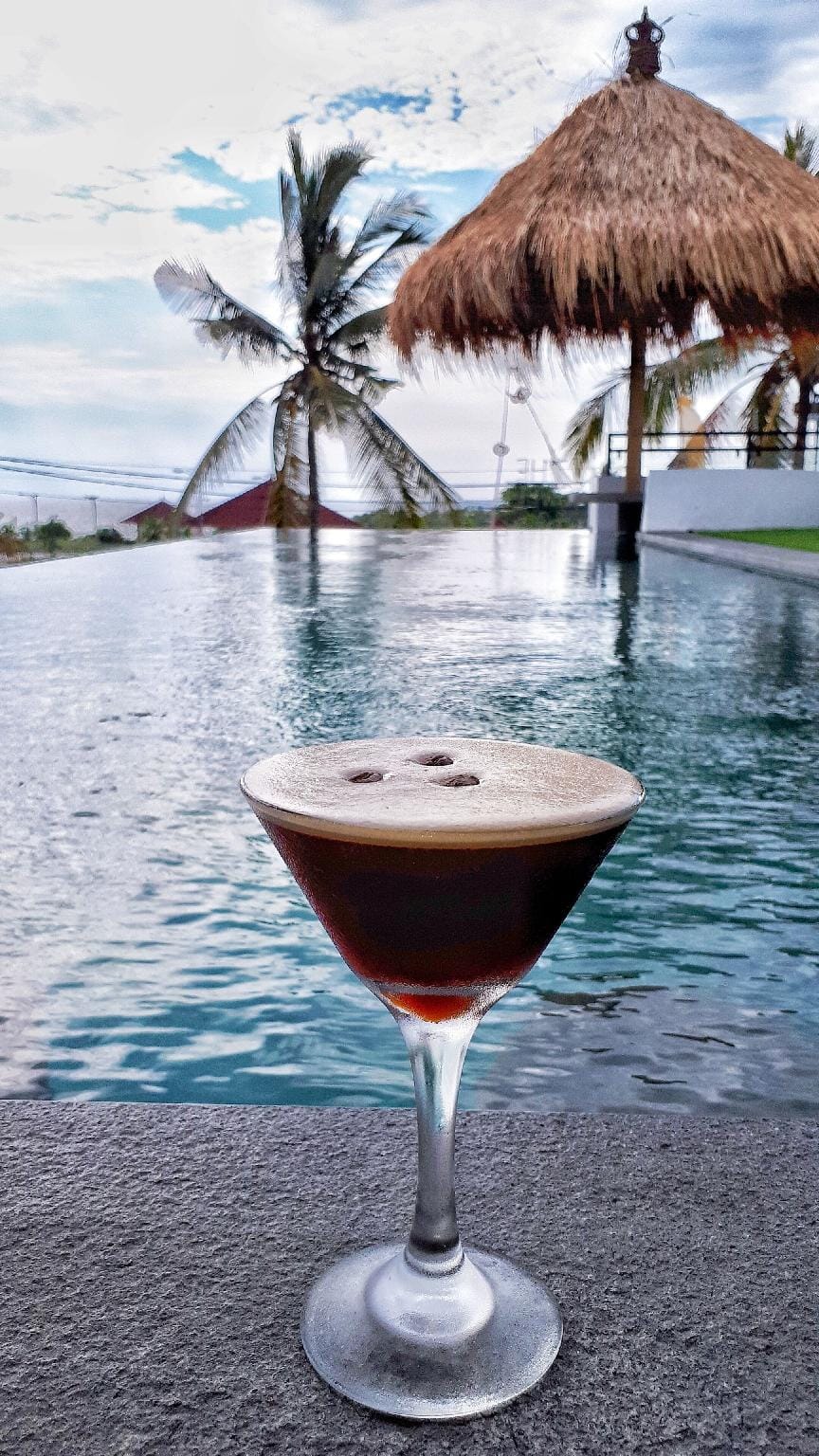 Swell Hotel, Pool Bar & Restaurant Hostel in Kediri