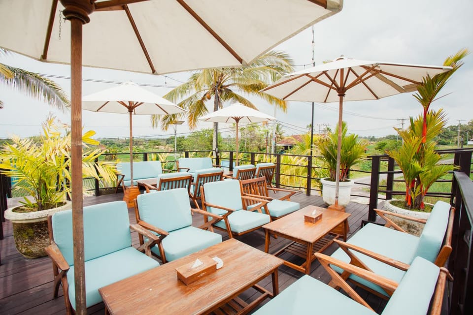 Swell Hotel, Pool Bar & Restaurant Hostel in Kediri
