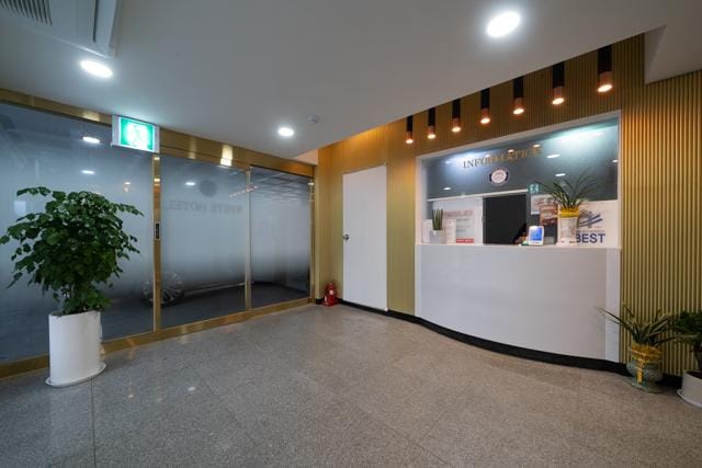 Suwon Station WHITE HOTEL Motel in Gyeonggi-do