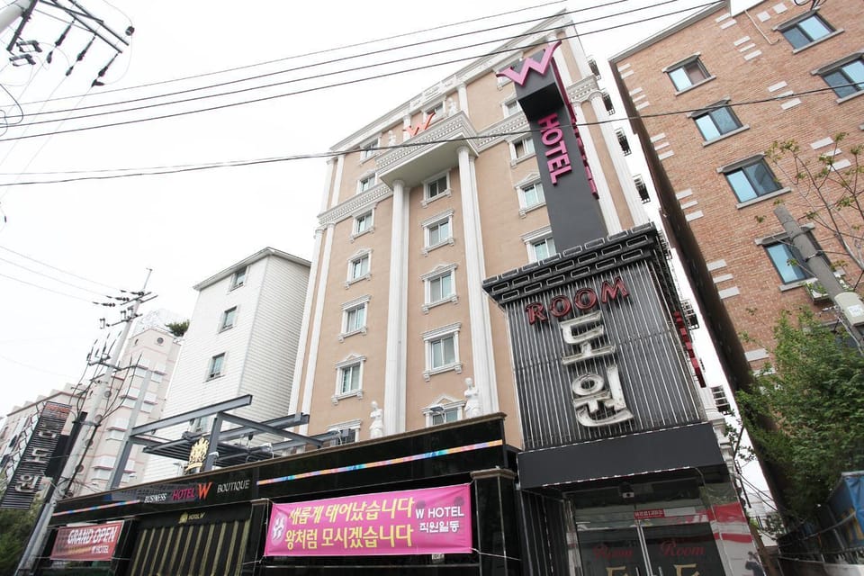 Cheonan W Motel in South Korea
