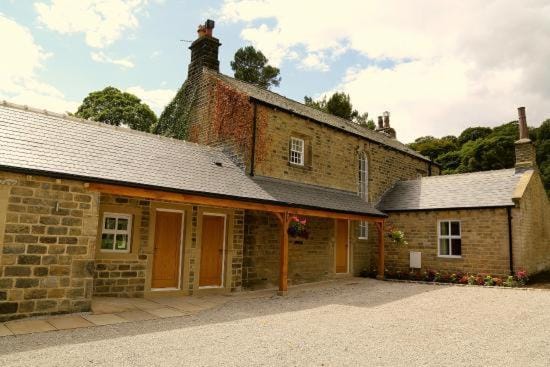 Woodsome Hall Golf Club Cottage on the Course Hotel in Huddersfield