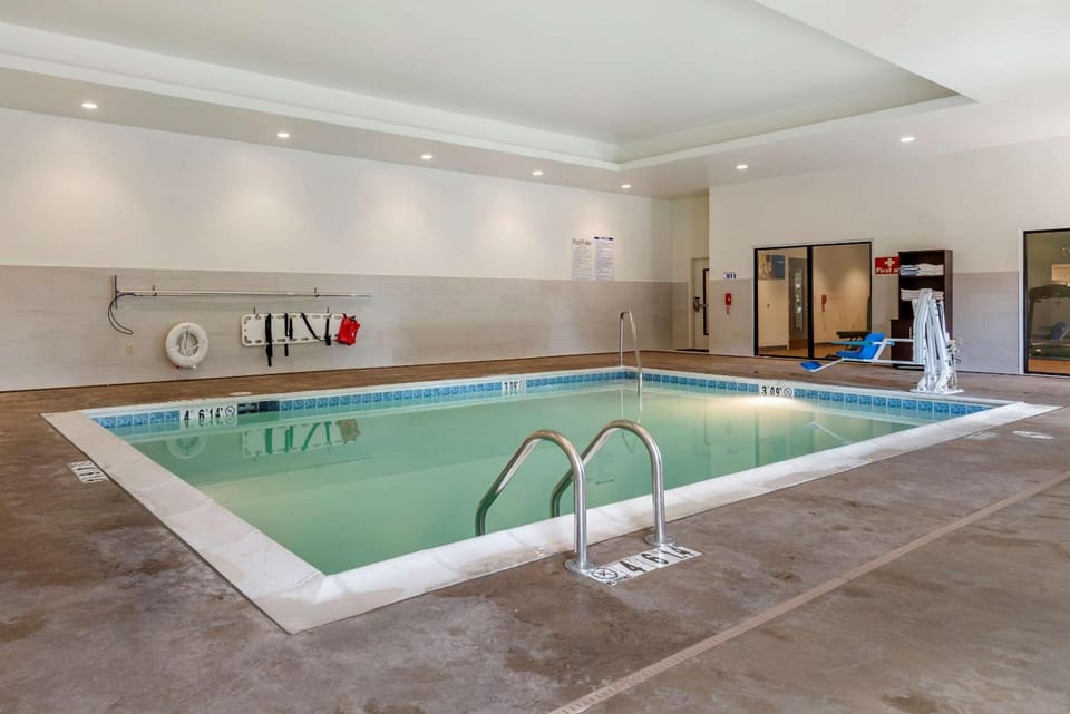 Comfort Suites Dry Ridge Hotel in Williamstown