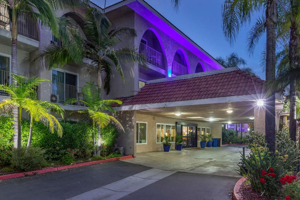 Comfort Inn Escondido San Diego North County Hotel in Escondido Village