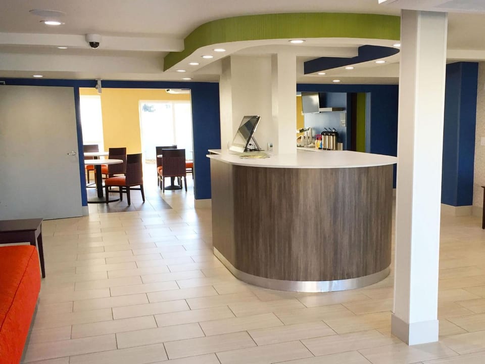Comfort Inn & Suites Tigard near Washington Square Hotel in Tigard