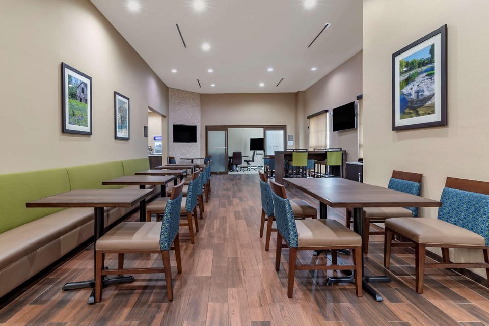 Comfort Suites Cedar Park - Austin Northwest Hotel in Leander