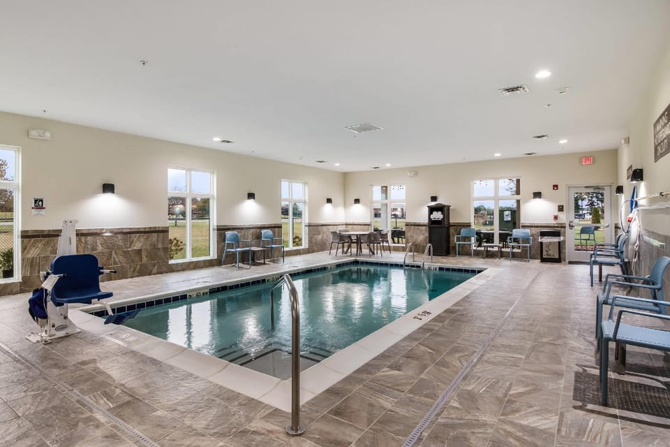 Swimming pool