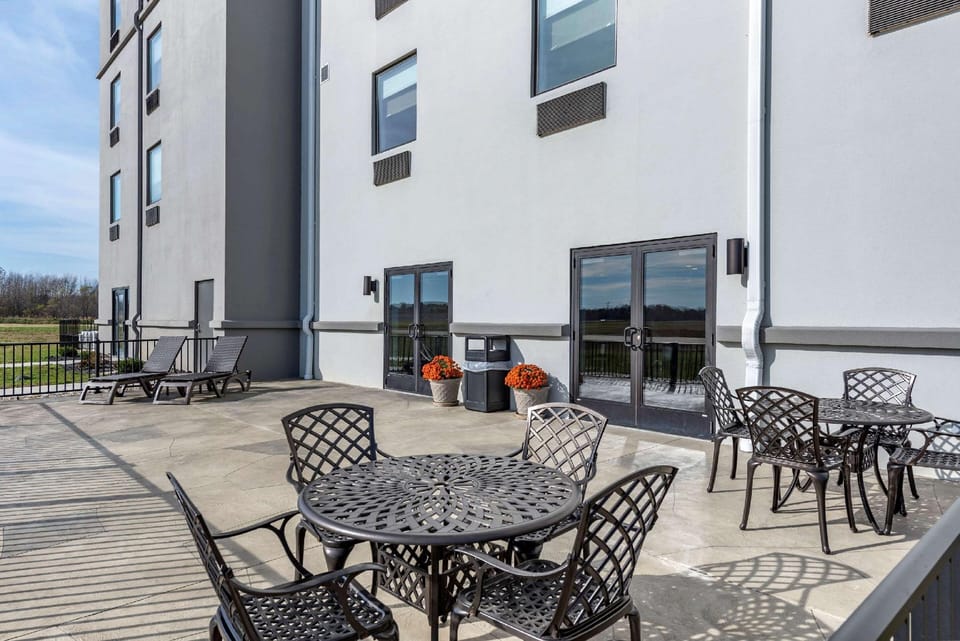 Sleep Inn Newberry - Crane Hotel in Indiana