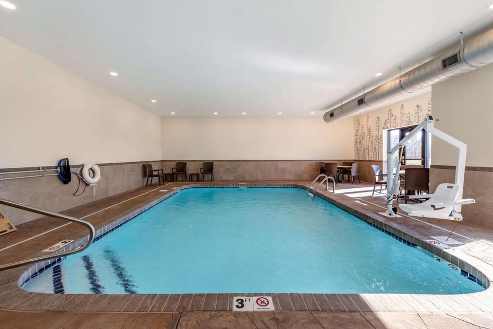 MainStay Suites Newberry - Crane Hotel in Indiana