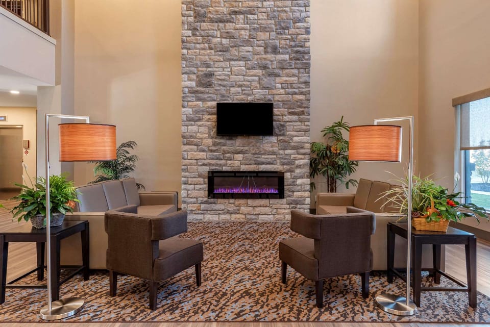 MainStay Suites Newberry - Crane Hotel in Indiana