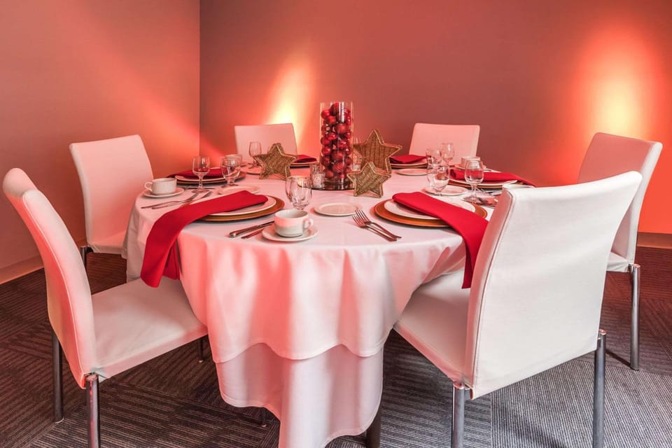 Quality Inn & Suites Richfield Hotel in Brecksville