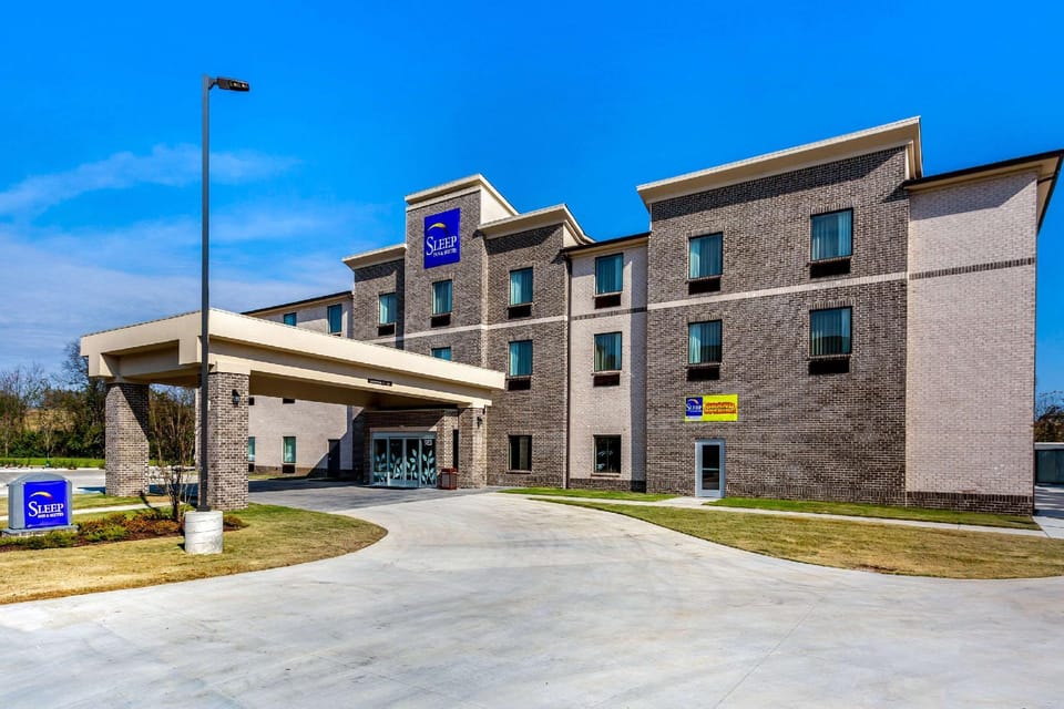 Sleep Inn & Suites Gallatin - Nashville Metro Hotel in Gallatin