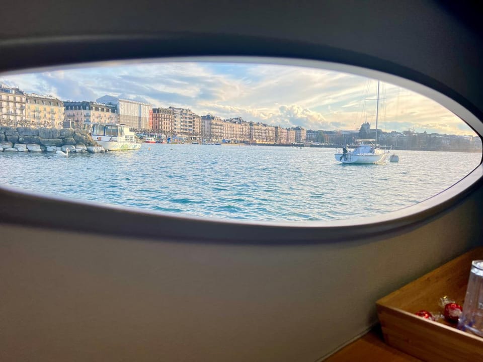 Floatinn Boat-BnB Hotel in Geneva