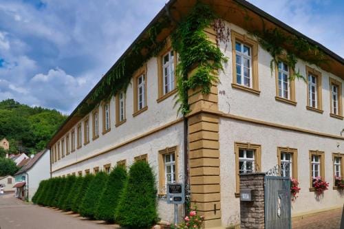 Schloss Sennfeld - Hotel & Restaurant & Veranstaltungsort Hotel in Baden-Württemberg