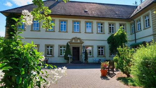 Schloss Sennfeld - Hotel & Restaurant & Veranstaltungsort Hotel in Baden-Württemberg