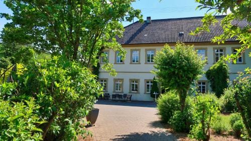 Schloss Sennfeld - Hotel & Restaurant & Veranstaltungsort Hotel in Baden-Württemberg