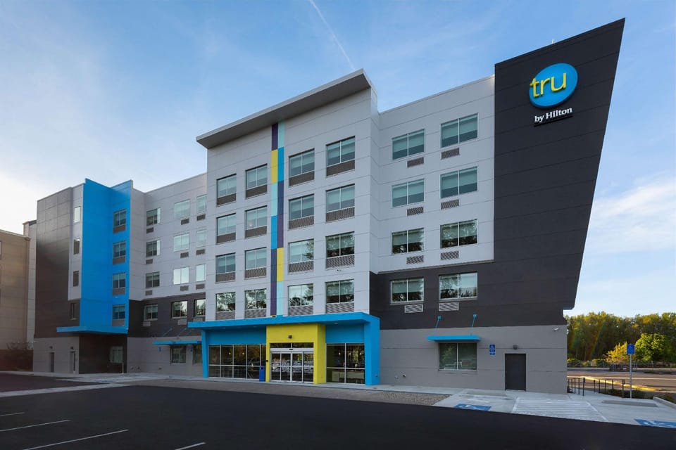 Tru by Hilton Eugene Hotel in Springfield