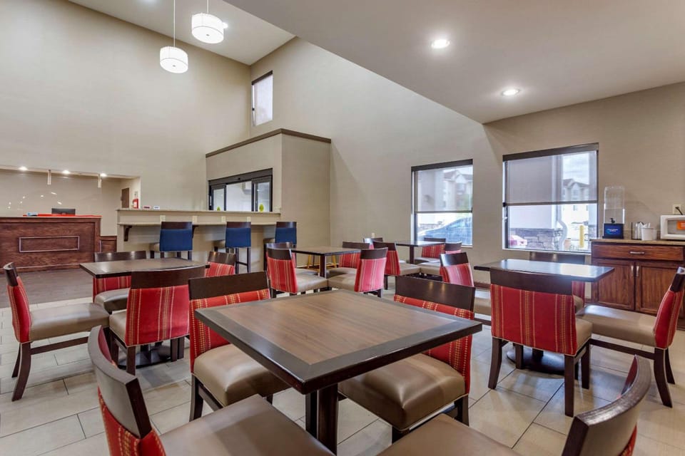 Comfort Suites Cordova Hotel in Bartlett