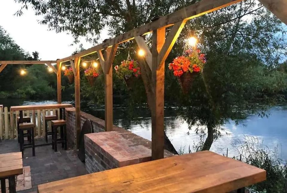 The Priest House On The River Hotel in South Derbyshire District