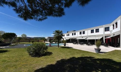 Sous Les Pins Hotel in Provence-Alpes-Côte d'Azur