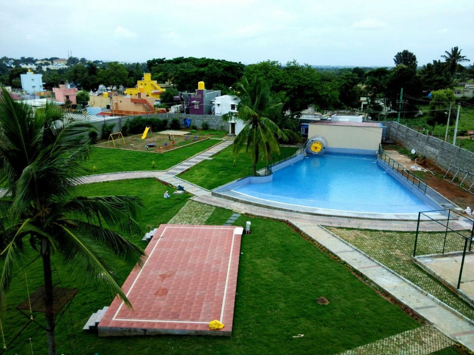 Private pool