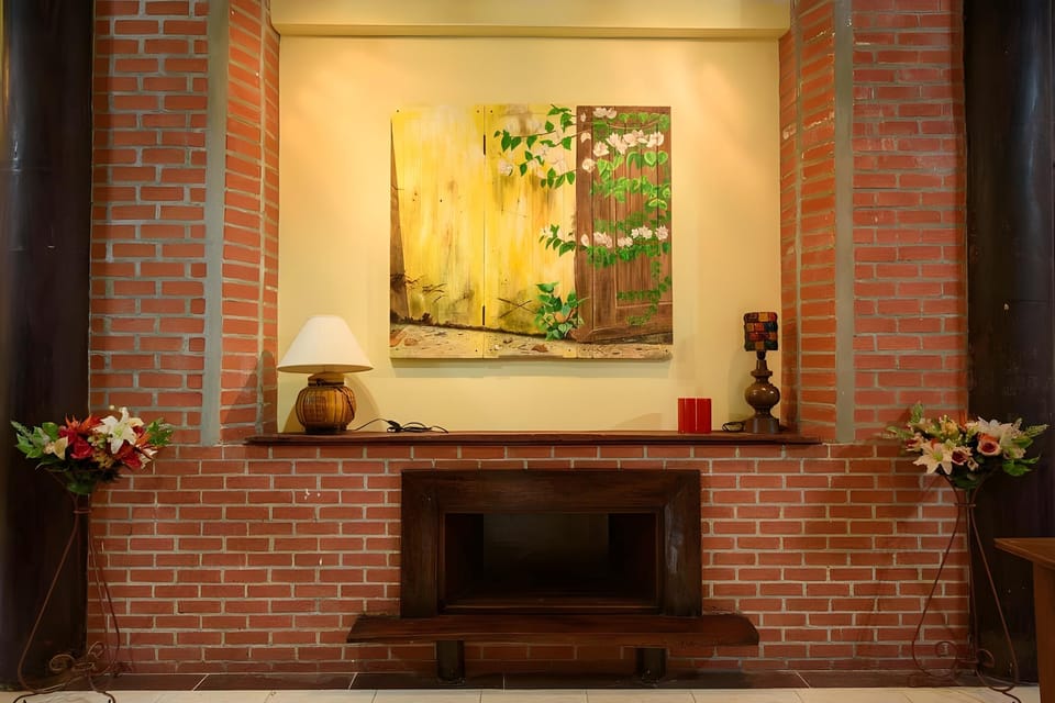 Shared lounge/TV area