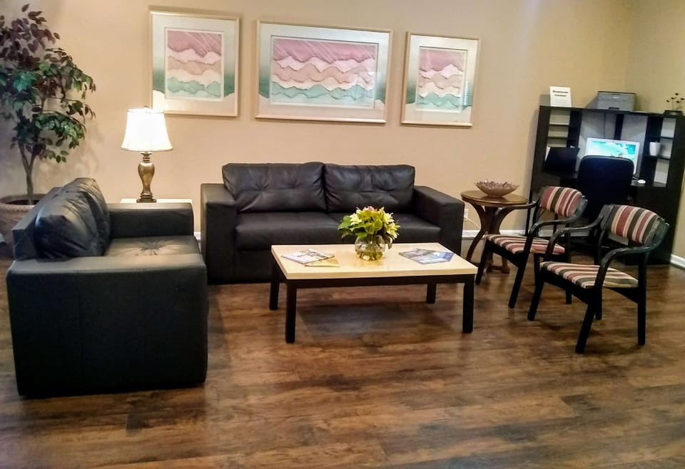 GuestHouse Inn Enumclaw Hotel in King County
