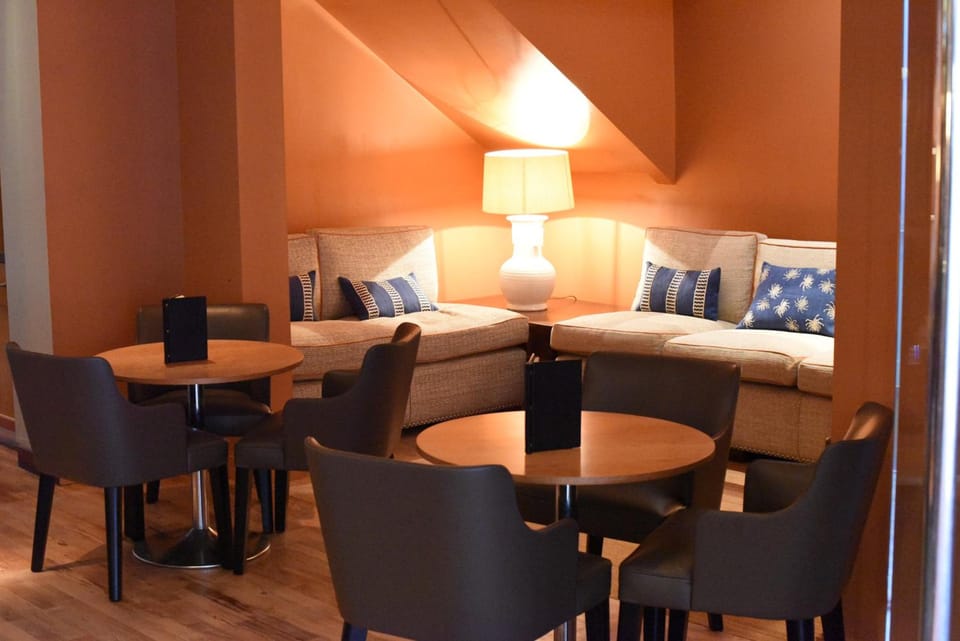 Bar/lounge