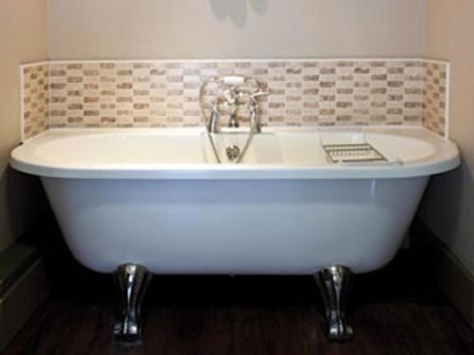 The Cross Keys Hotel Inn in England