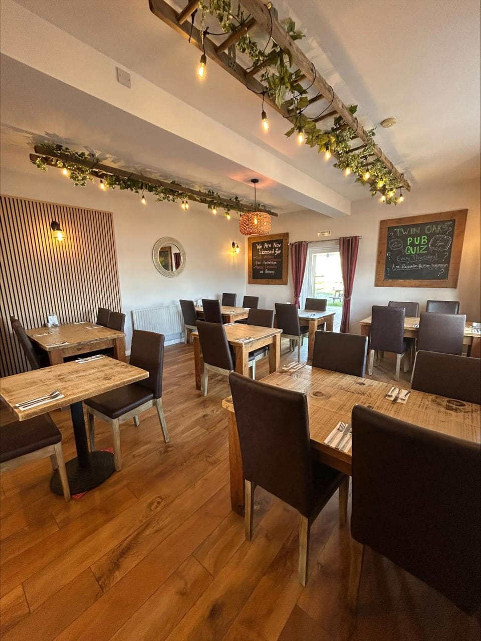 Twin Oaks Hotel Hotel in North East Derbyshire District
