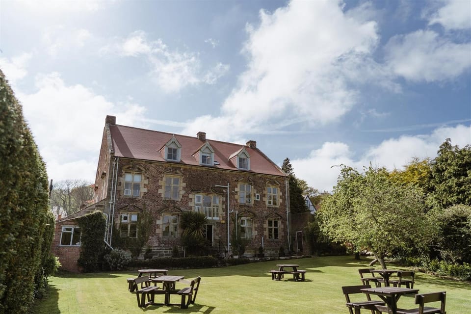 Ruswarp Hall - Whitby Hotel in England