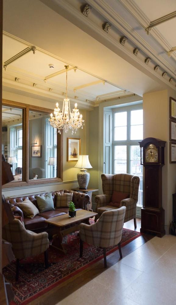 Ryde Castle by Greene King Inns Hotel in Ryde