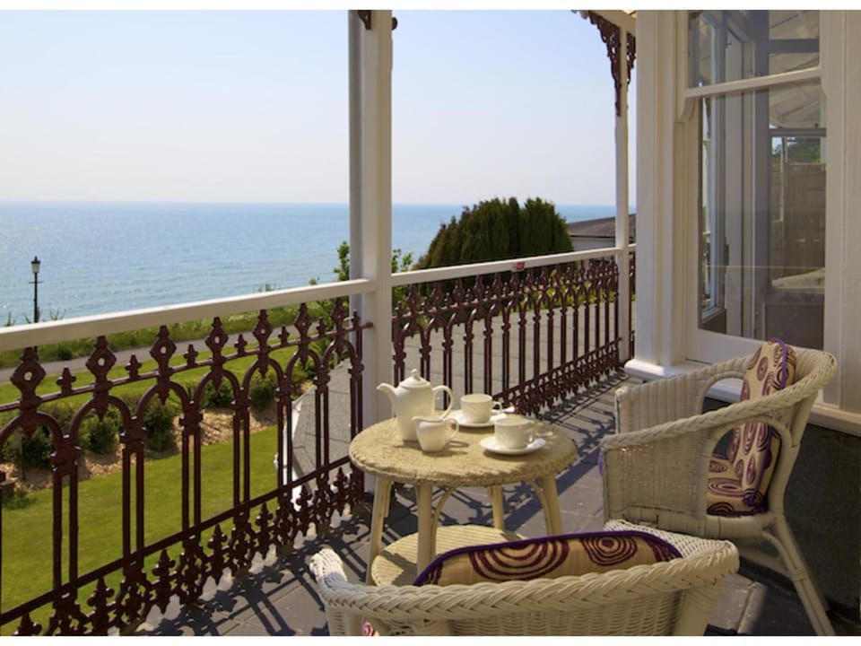 The Clifton Guest Accommodation Hotel in Shanklin