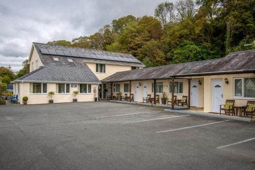 Estuary Lodge Motel B&B Hotel in Wales