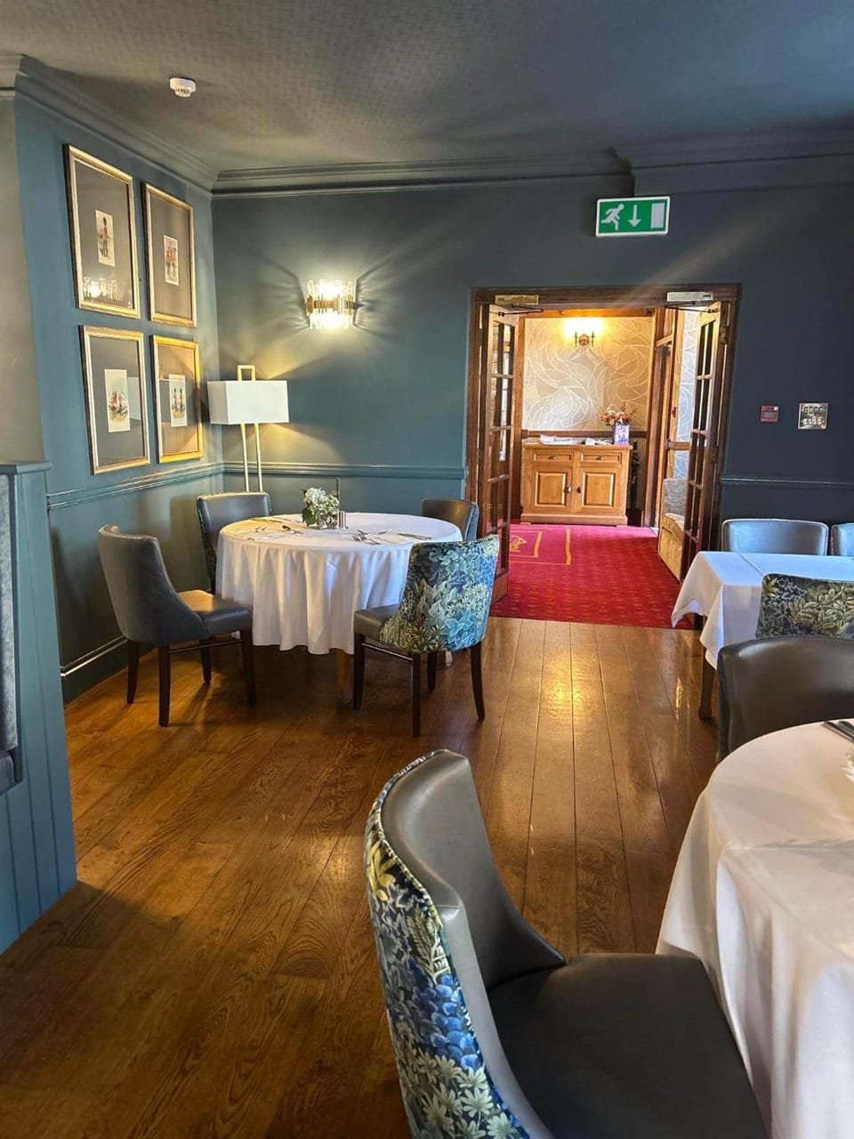 Three Salmons Hotel Inn in Wales