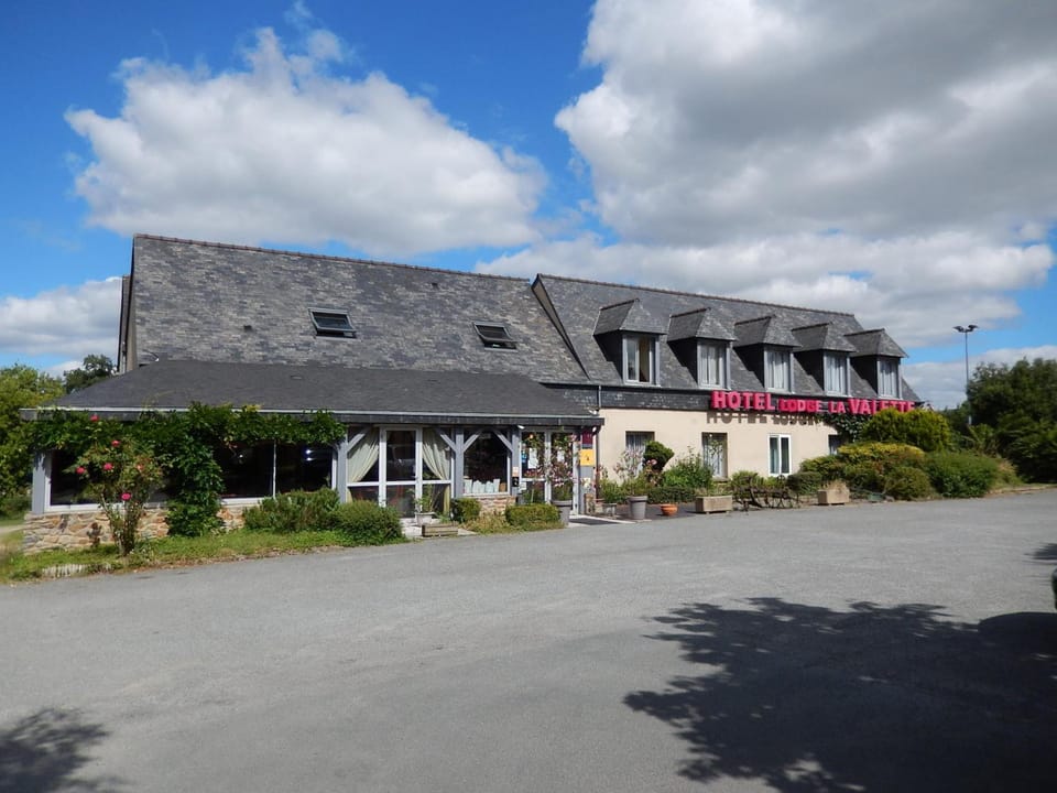 Logis Hotel Lodge La Valette Hotel in Brittany
