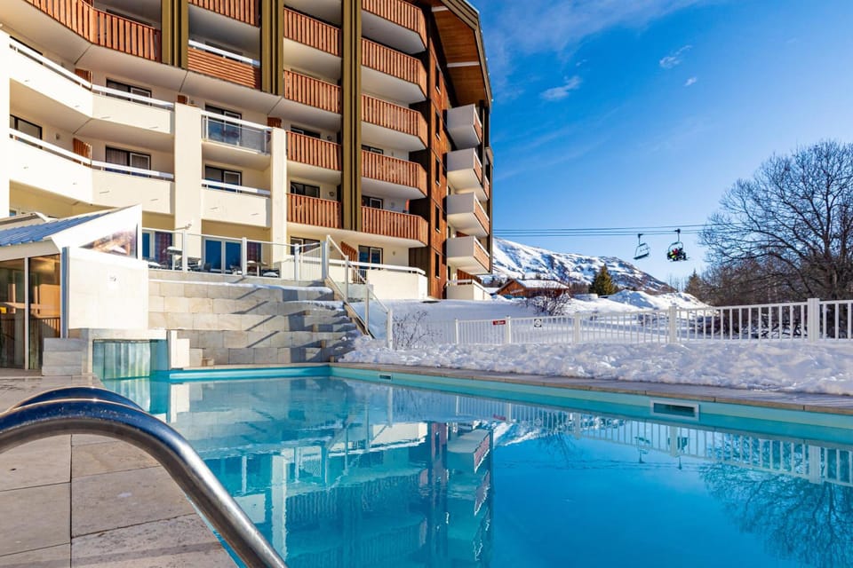 Residence Pierre & Vacances Les Bergers Apartment hotel in Huez