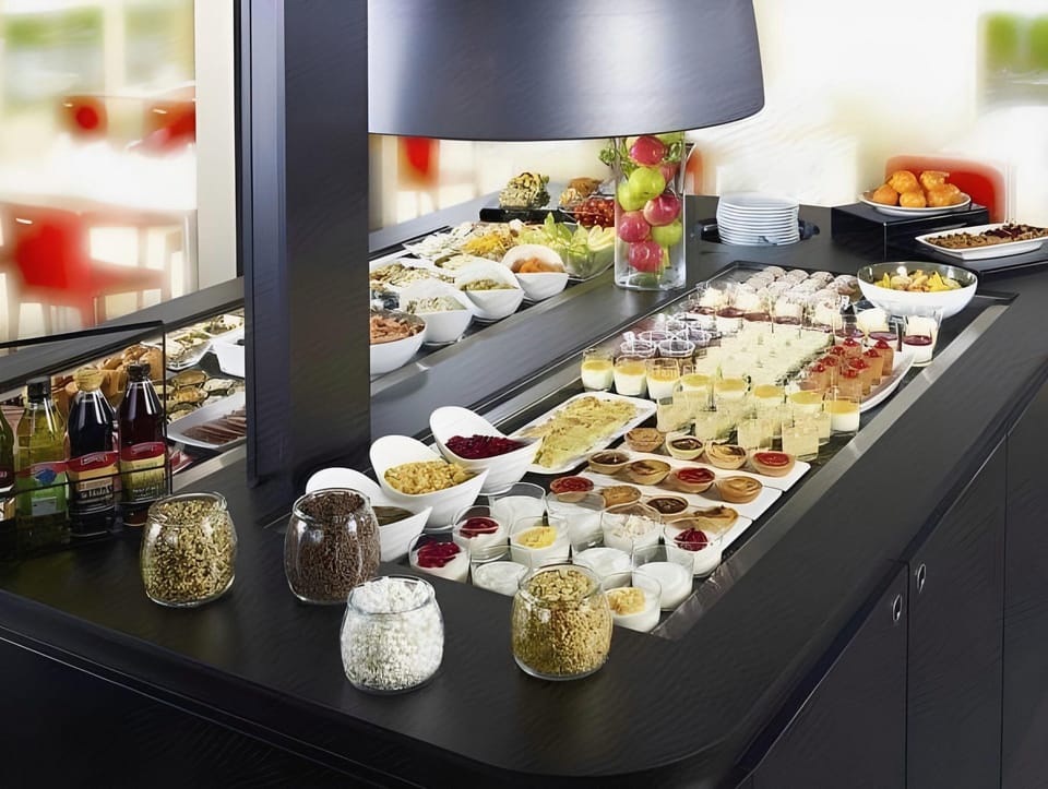KYRIAD ROUEN SUD - Oissel Hotel in Normandy
