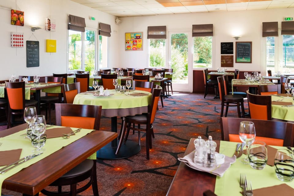Brit Hotel Le Kerann Nantes St Herblain - Zac De La Lorie Hotel in Saint-Herblain