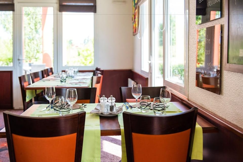 Brit Hotel Le Kerann Nantes St Herblain - Zac De La Lorie Hotel in Saint-Herblain