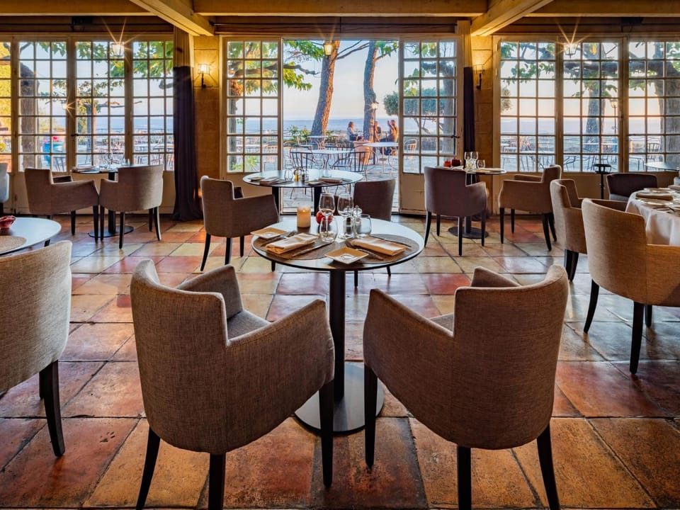 Abbaye de Sainte Croix Hotel Hotel in Provence-Alpes-Côte d'Azur