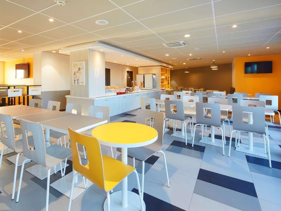 Kyriad ECO - Marne-la-Vallée Bussy-Saint-Georges Hotel in Bussy-Saint-Georges