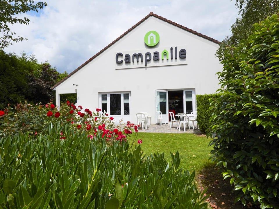 Campanile NATURE - Cergy Saint Christophe Hotel in Cergy