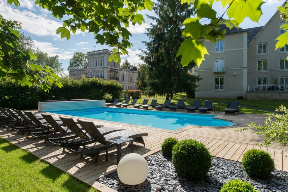 Chateau du Clos de la Ribaudiere - Teritoria Hotel in Centre-Val de Loire
