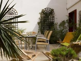 Hotel Cote Patio Hotel in Nimes